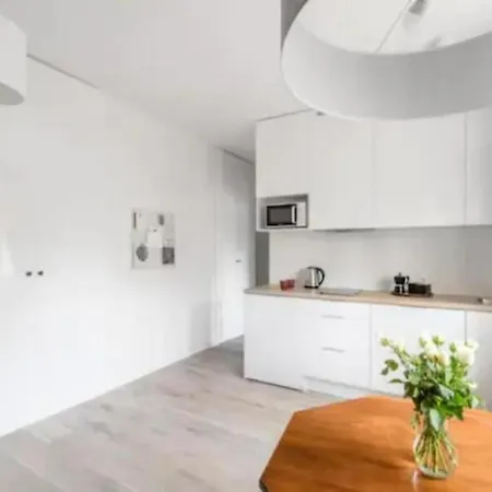 Apartment Center/golden Apartments&n17 Warsaw
