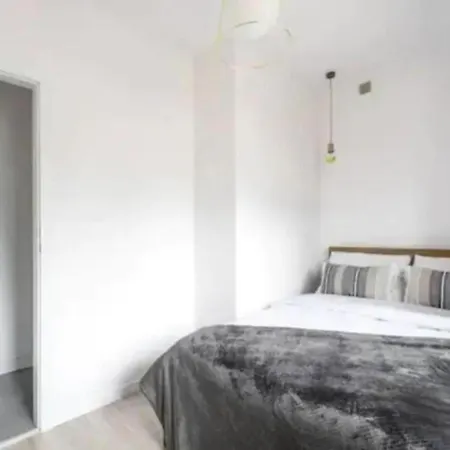 Center/golden Apartments&n17 *